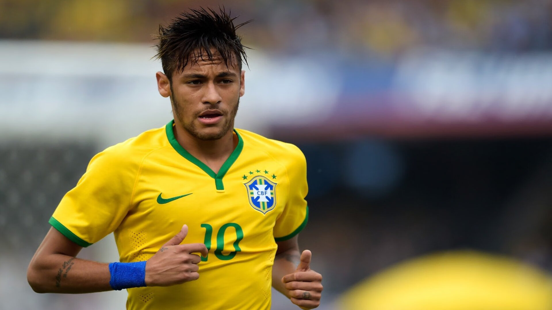 国脚回归助力球队稳定，国足启程回国